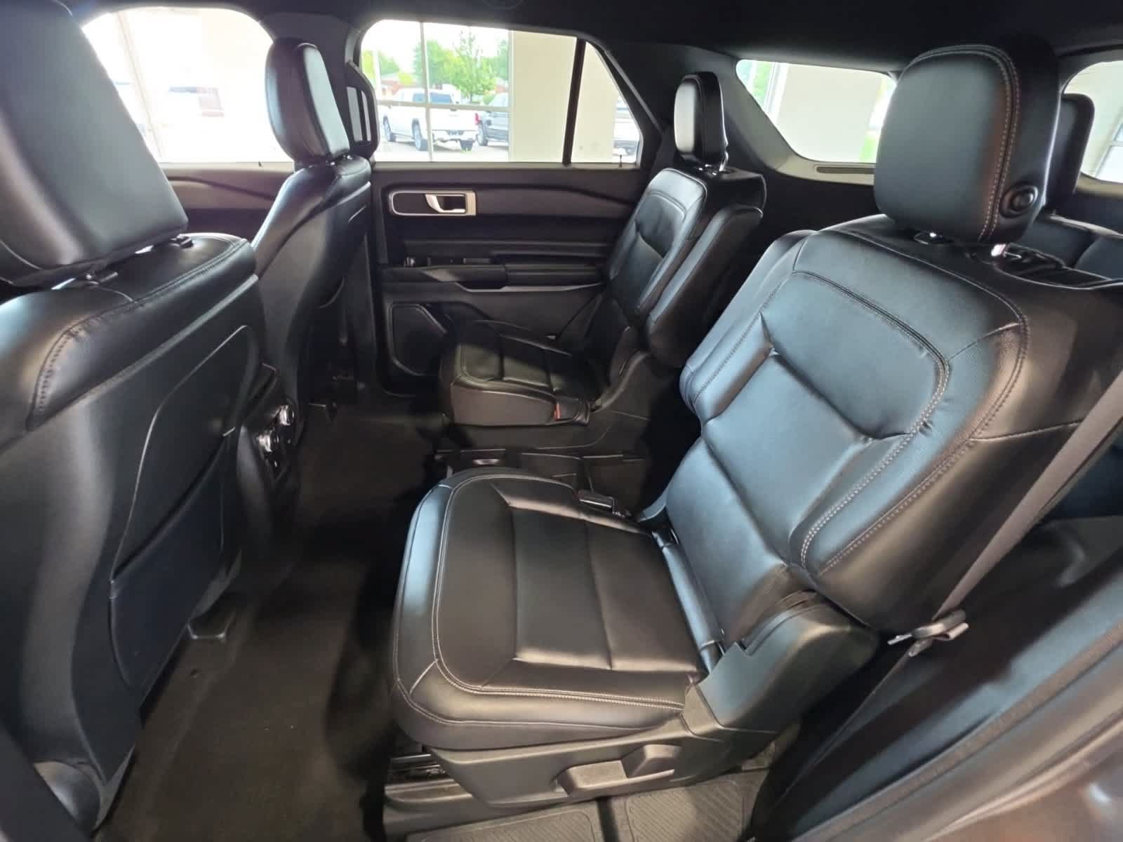 Certified 2020 Ford Explorer XLT w/ Equipment Group 202A AWD/4WD image 35
