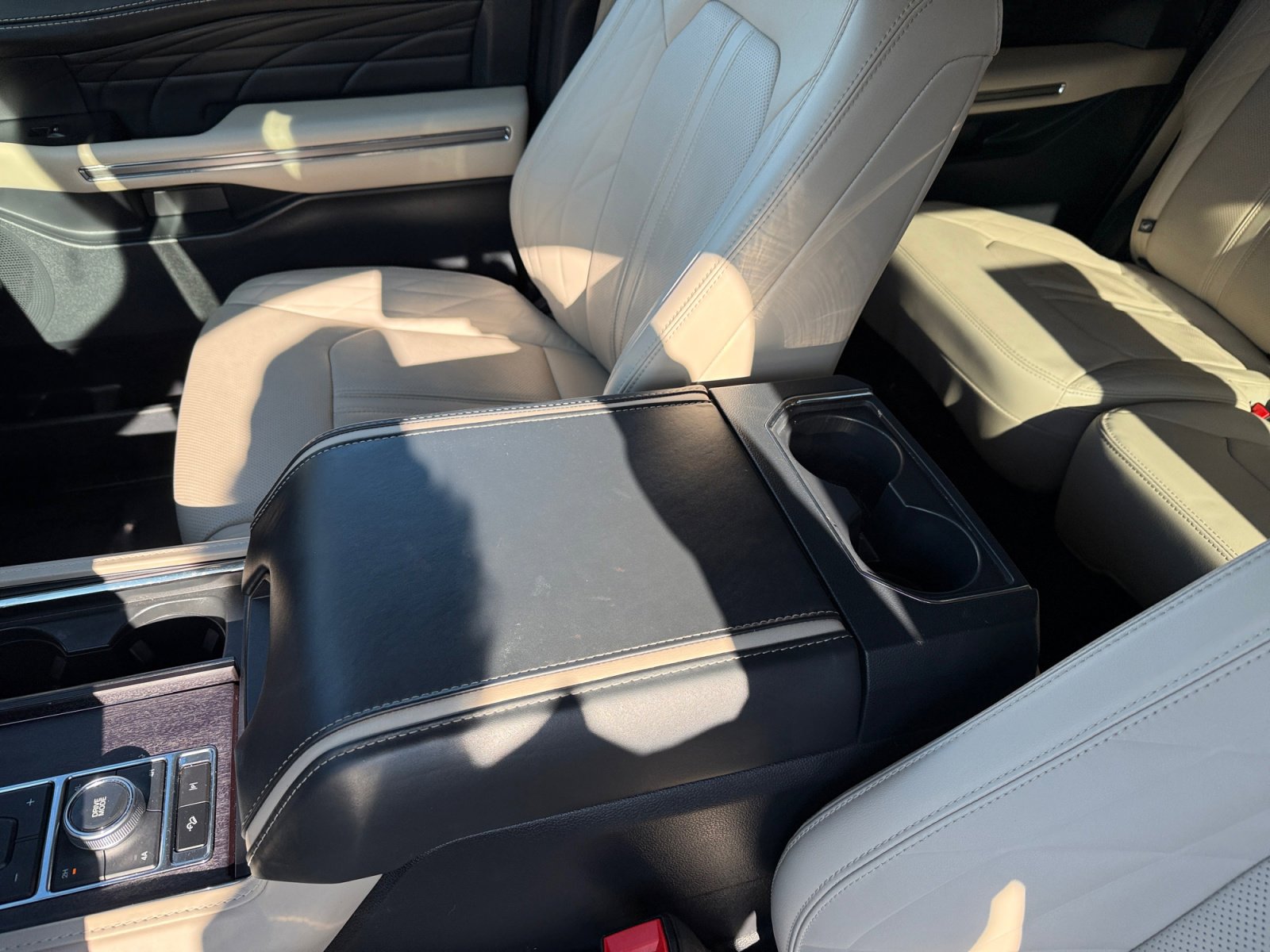 Certified 2023 Ford Expedition Max Platinum image 14