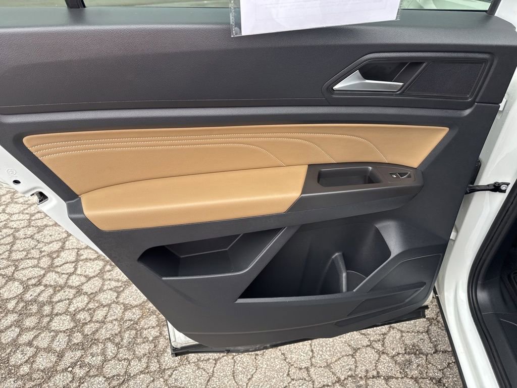 Used 2022 Volkswagen Atlas Cross Sport SE image 24