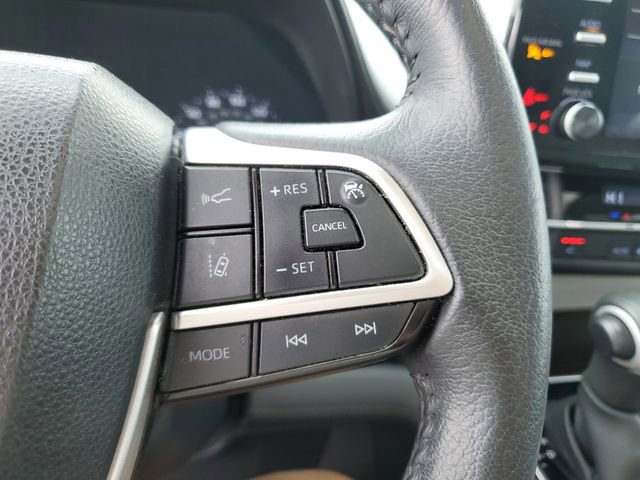 Used 2023 Toyota Sienna XLE image 14