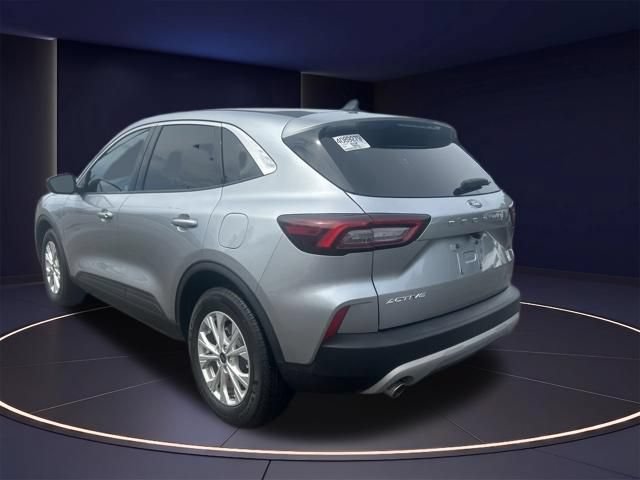 Certified 2024 Ford Escape Active FWD image 2