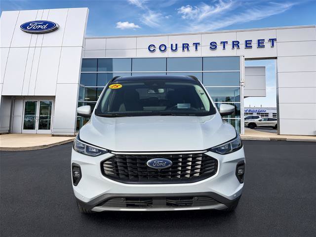 Certified 2025 Ford Escape SE w/ PHEV Premium Package FWD image 10