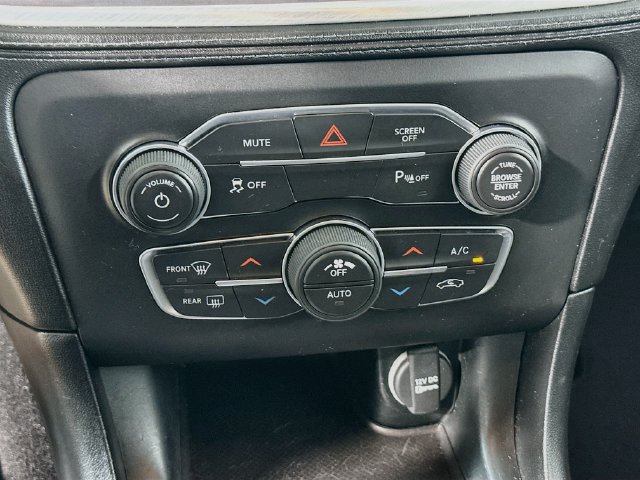 Used 2022 Dodge Charger SXT w/ Plus Group RWD image 29