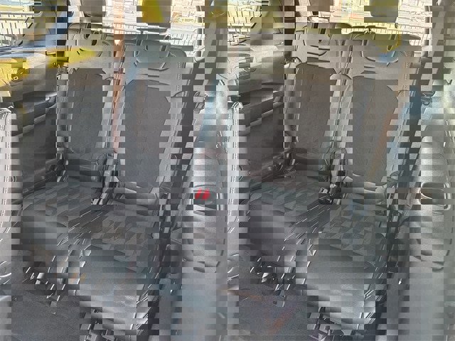 Used 2023 Jeep Grand Cherokee L Laredo image 13