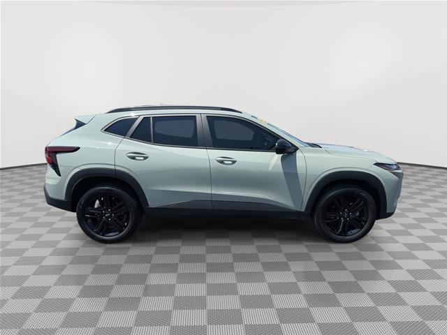 Used 2025 Chevrolet Trax ACTIV w/ Driver Confidence Package FWD image 4