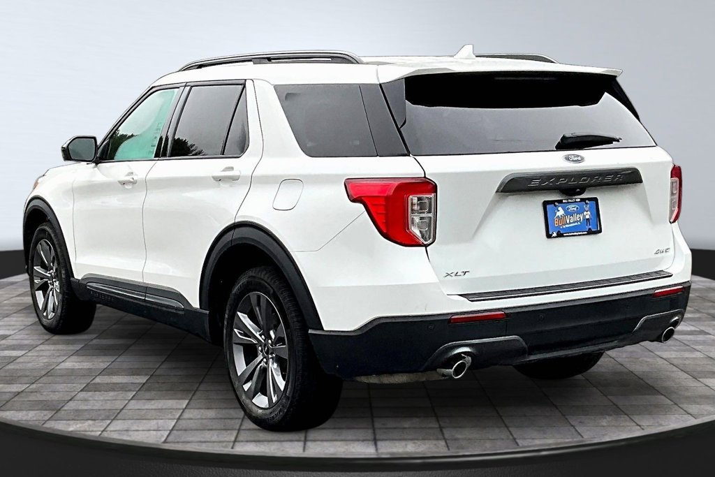 Certified 2023 Ford Explorer XLT w/ Equipment Group 202A AWD/4WD image 4