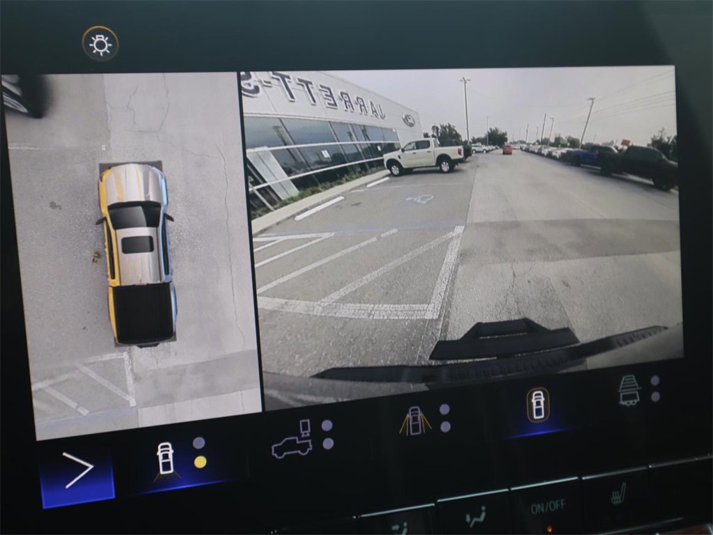 Used 2024 Chevrolet Colorado ZR2 w/ Technology Package image 11