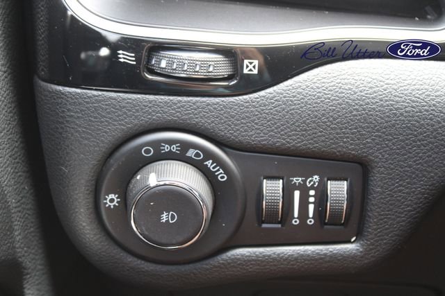 Used 2021 Jeep Cherokee Latitude Plus FWD image 20