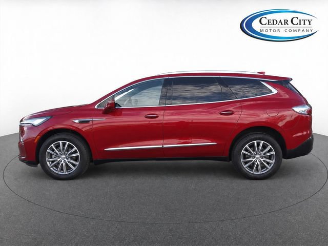 Used 2023 Buick Enclave Essence AWD/4WD image 6