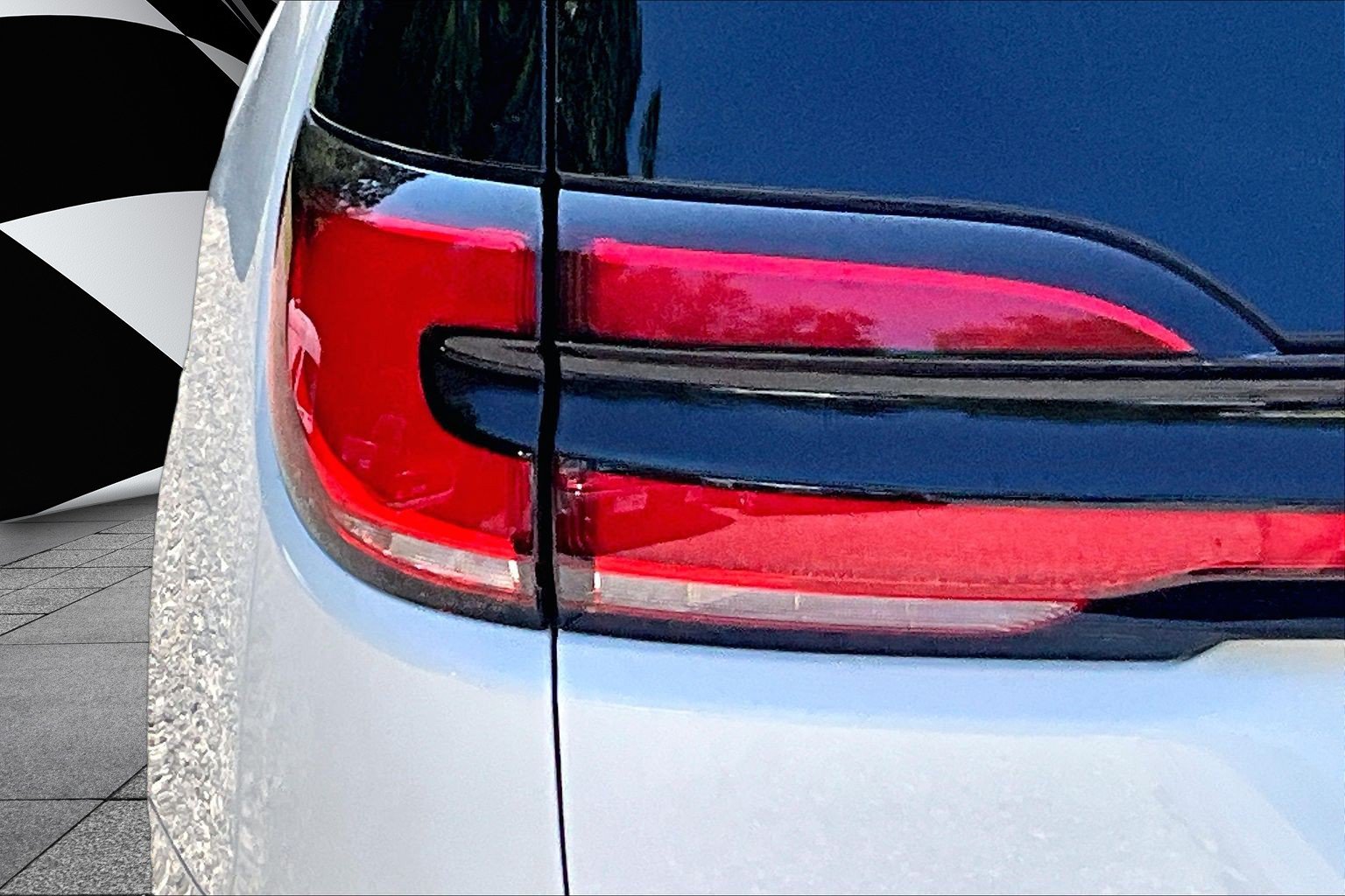 Used 2023 Chrysler Pacifica Touring-L AWD/4WD image 33