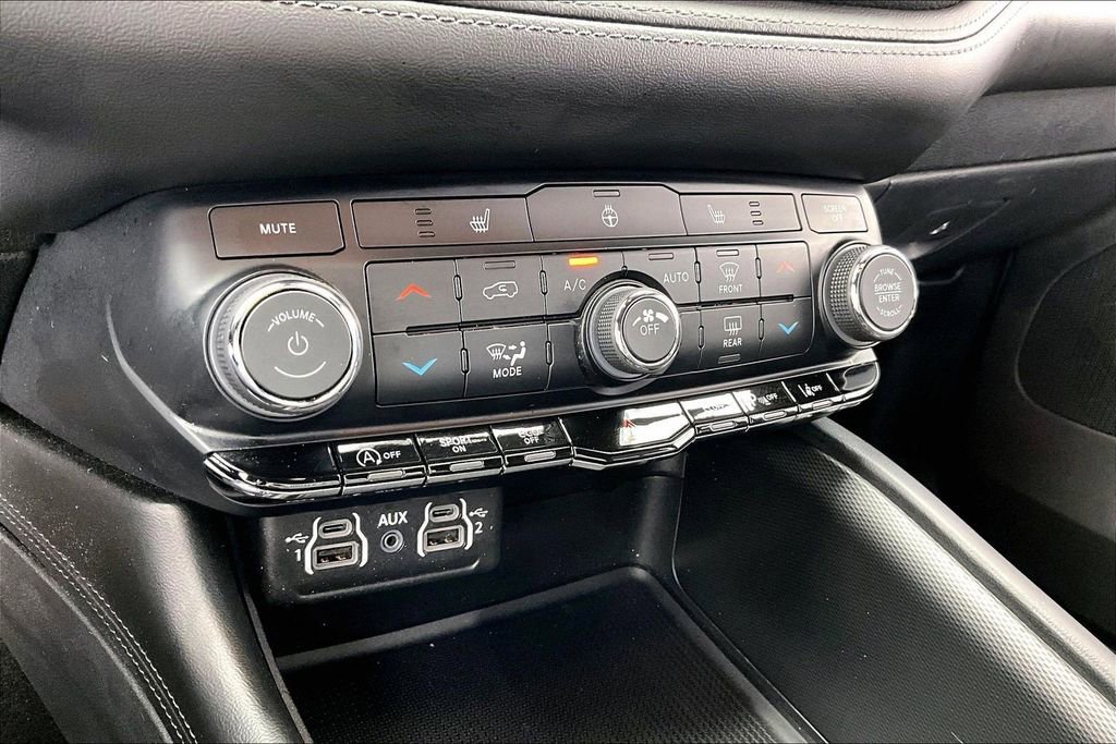 Used 2022 Dodge Durango GT image 32