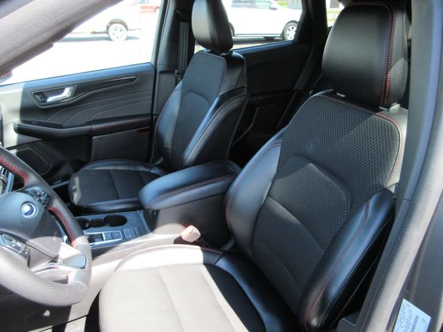 Certified 2025 Ford Escape ST-Line Select AWD/4WD image 17