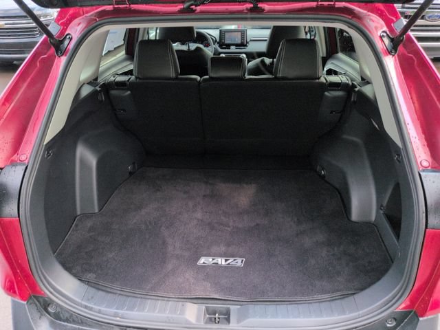 Used 2019 Toyota RAV4 LE w/ Carpet Mat Package AWD/4WD image 19