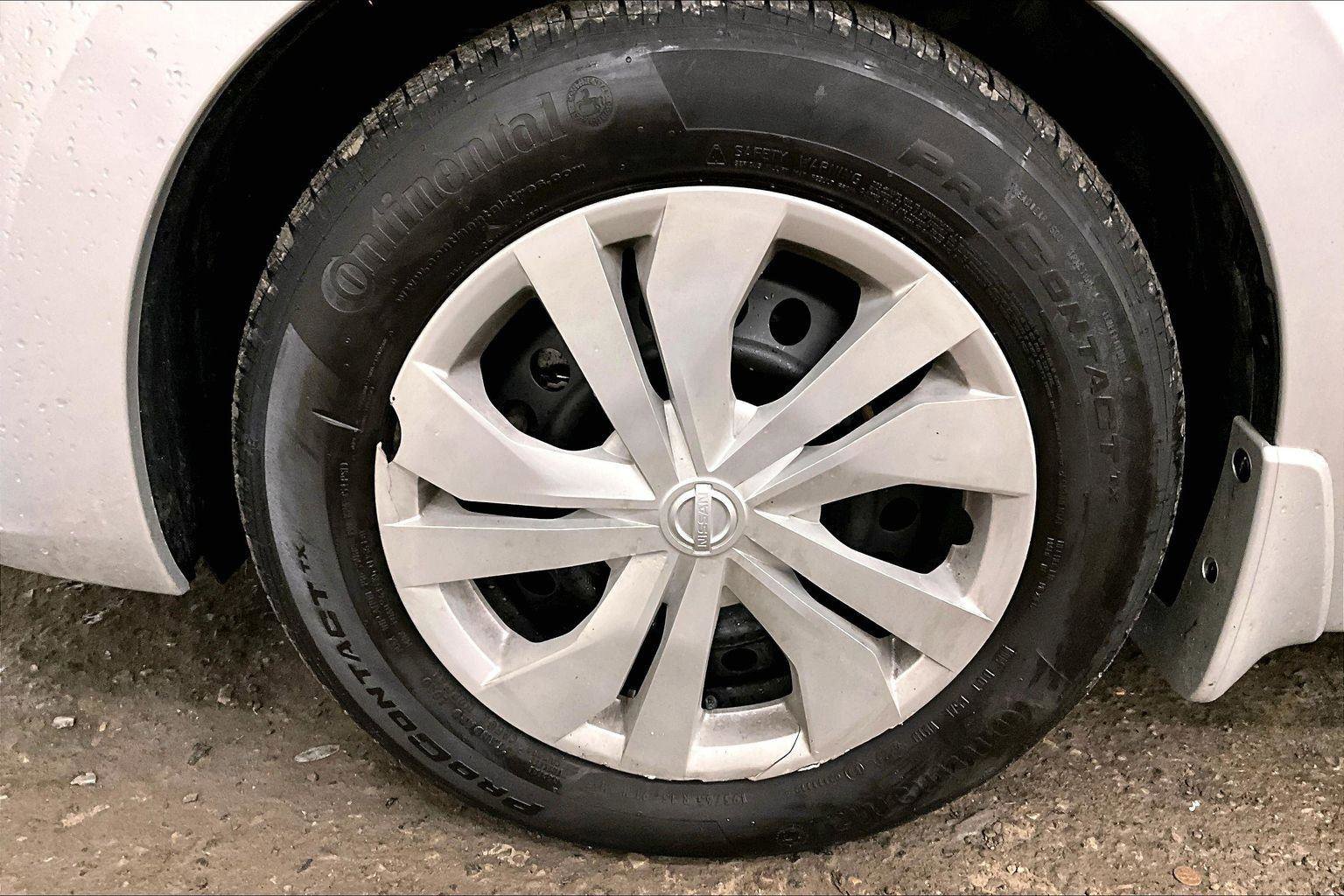 Used 2024 Nissan Versa S w/ Trunk Package image 8