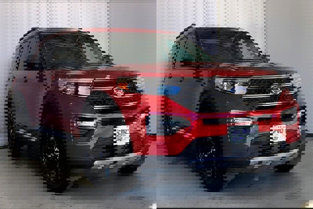 Certified 2022 Ford Explorer XLT w/ Equipment Group 202A image 34