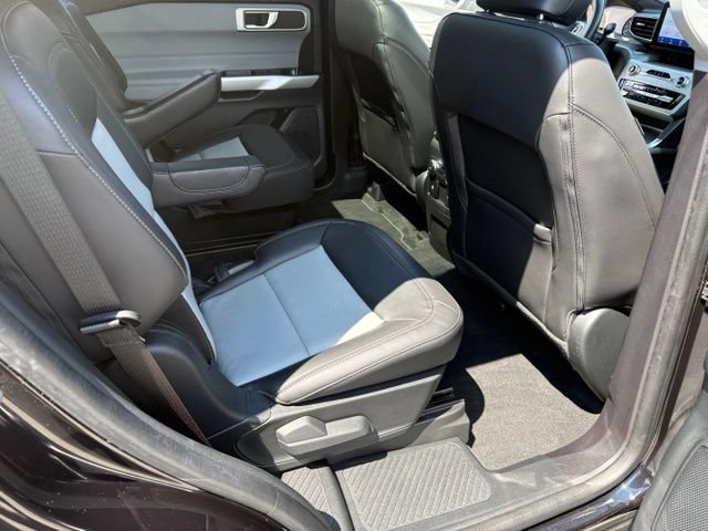 Certified 2022 Ford Explorer XLT w/ Equipment Group 202A AWD/4WD image 36