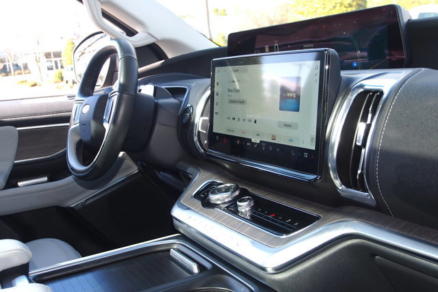 Certified 2025 Ford Expedition Max Platinum w/ Platinum Ultimate Package image 10