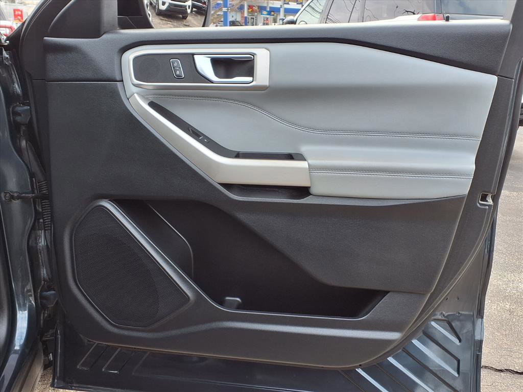 Certified 2022 Ford Explorer XLT w/ Equipment Group 202A image 12