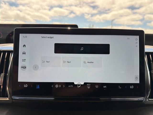 Certified 2025 Ford Expedition Platinum AWD/4WD image 42