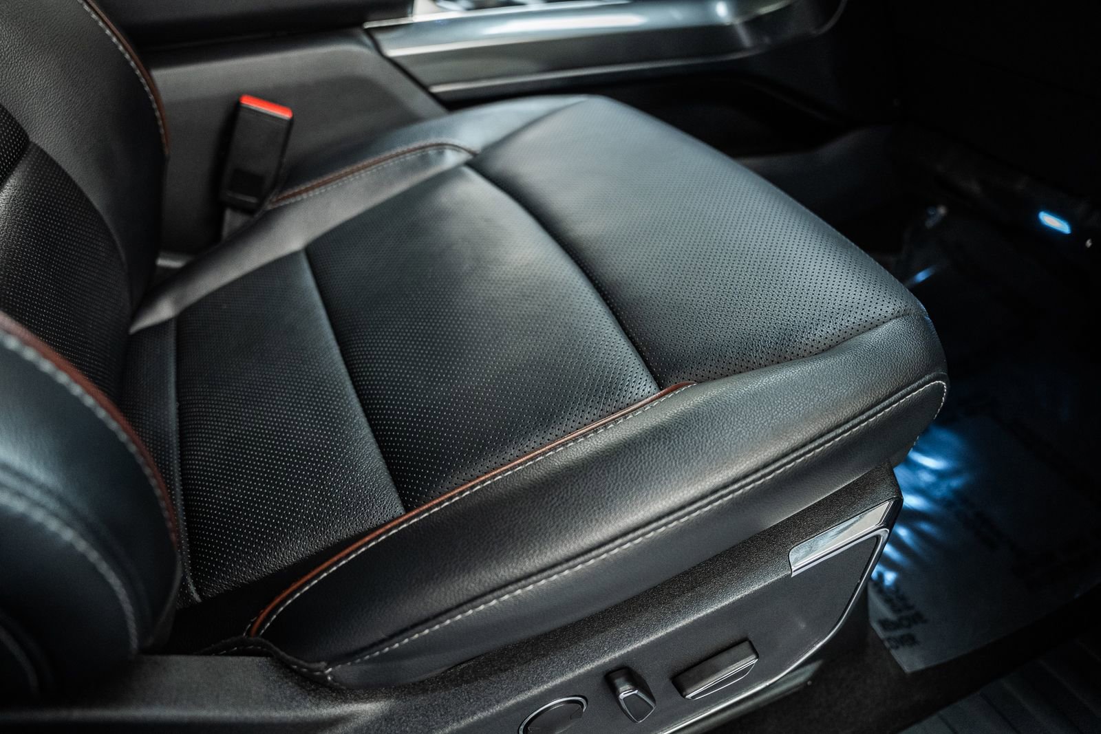 Certified 2023 Ford F150 Lariat w/ Equipment Group 502A High image 44