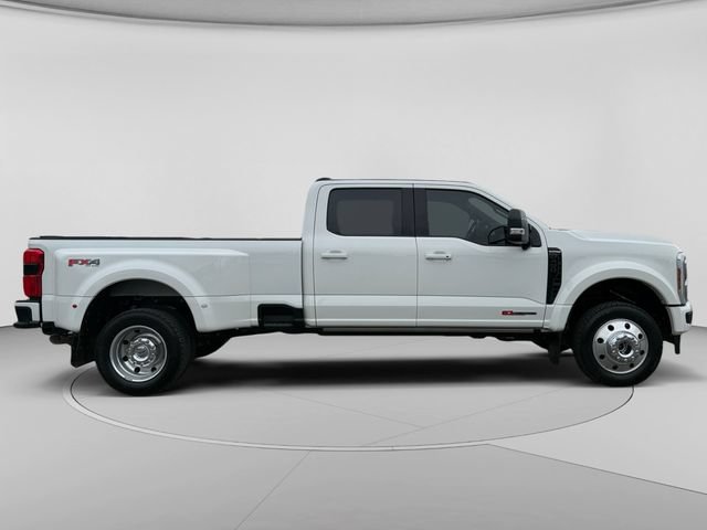 Certified 2025 Ford F450 Platinum w/ FX4 Off-Road Package AWD/4WD image 6
