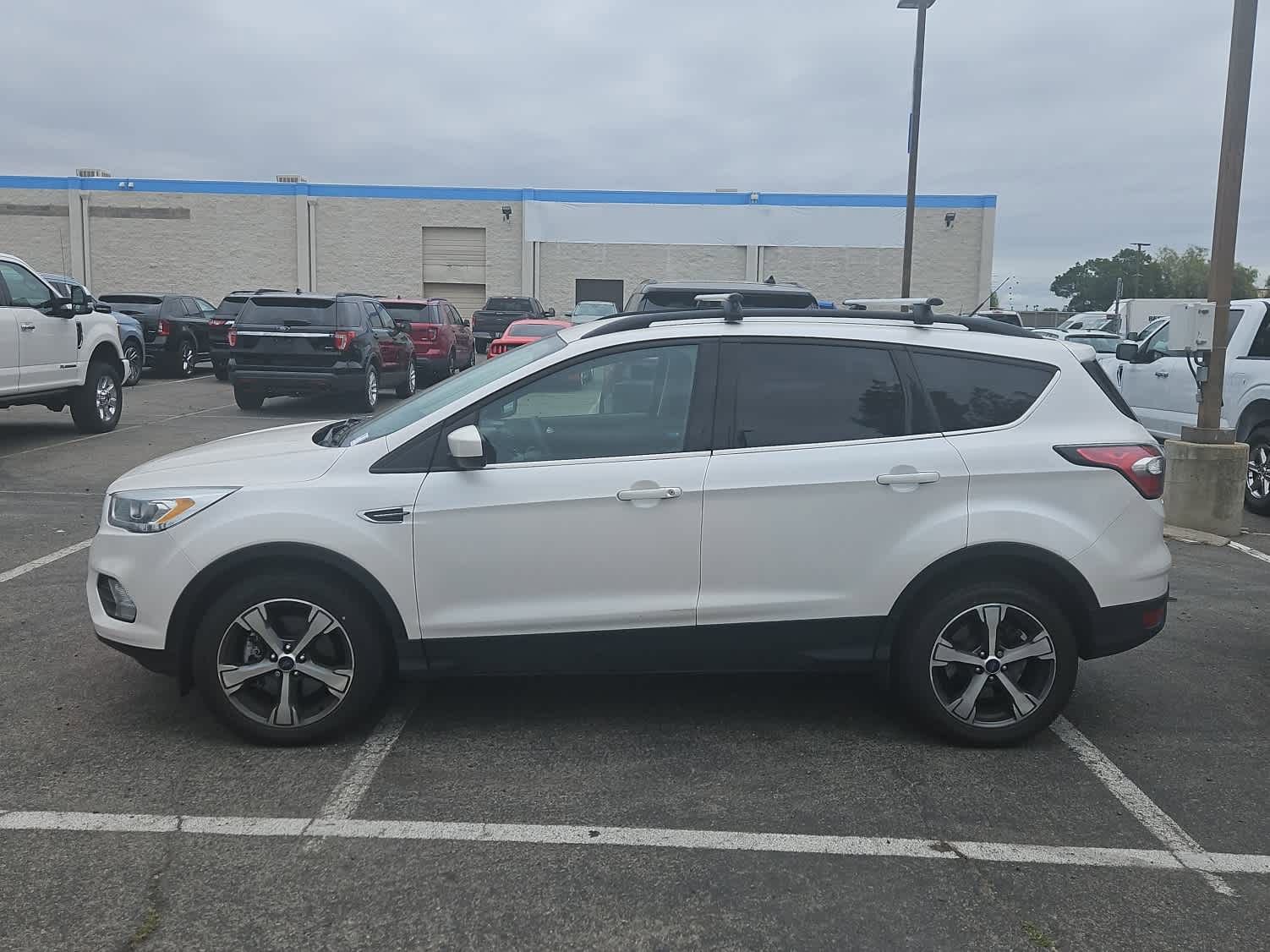 Certified 2017 Ford Escape SE w/ Equipment Group 201A AWD/4WD image 5