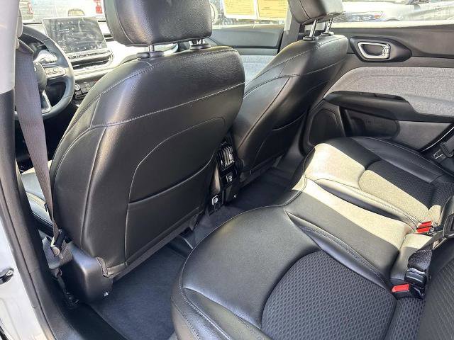 Used 2022 Jeep Compass Latitude FWD image 13