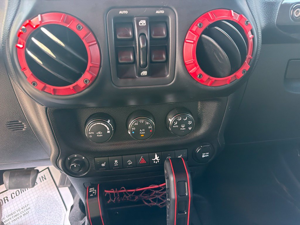 Used 2018 Jeep Wrangler Unlimited Rubicon AWD/4WD image 31
