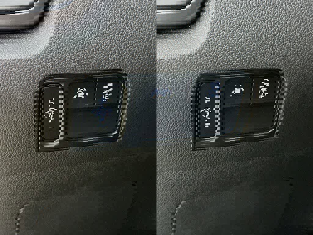 Used 2023 Kia Sorento LX image 27