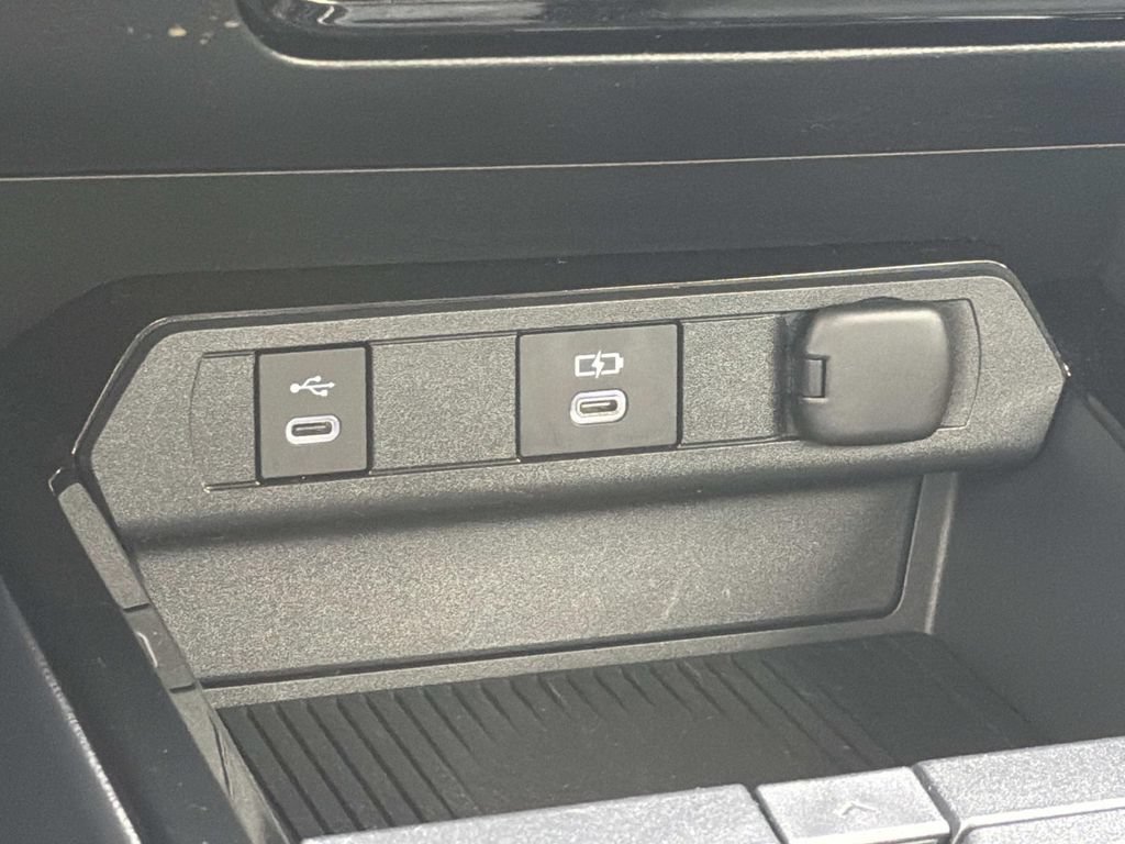 Used 2024 Toyota Prius XLE FWD image 16