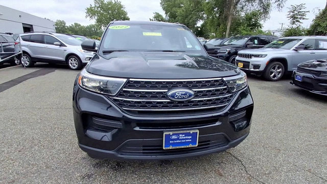 Certified 2022 Ford Explorer XLT image 3