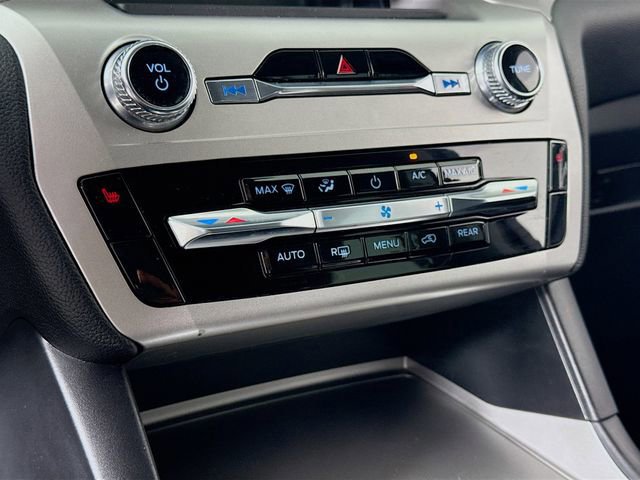 Certified 2022 Ford Explorer XLT w/ Class IV Trailer Tow Package image 15