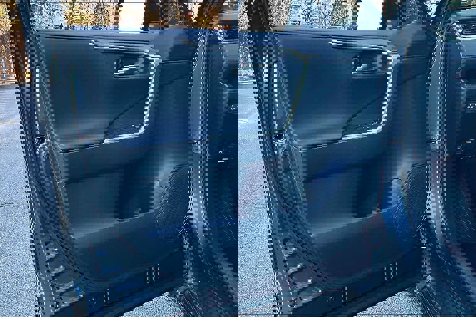 Used 2022 Toyota RAV4 XSE image 21