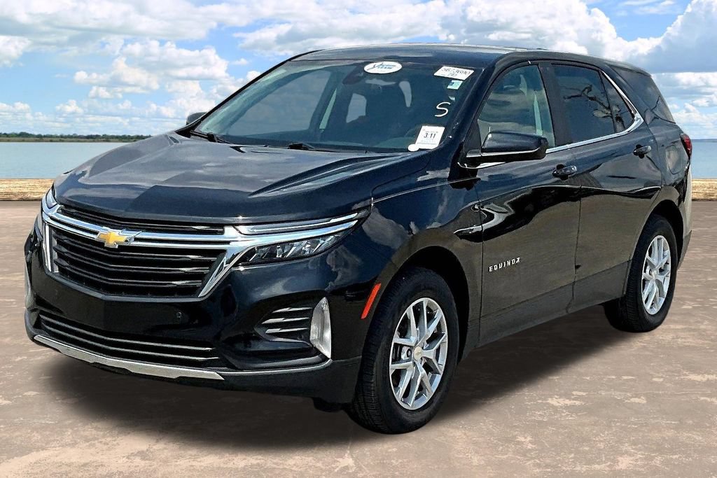 Used 2024 Chevrolet Equinox LT AWD/4WD image 2