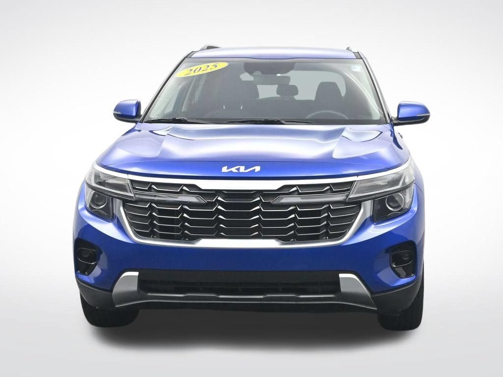 Used 2025 Kia Seltos S FWD image 2