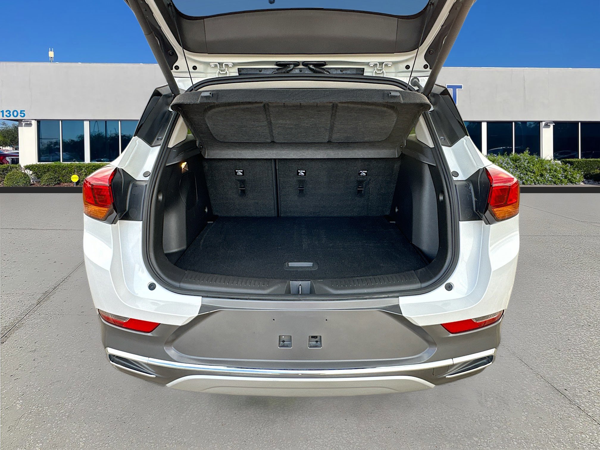 Used 2023 Buick Encore GX Essence w/ Experience Buick Package image 24