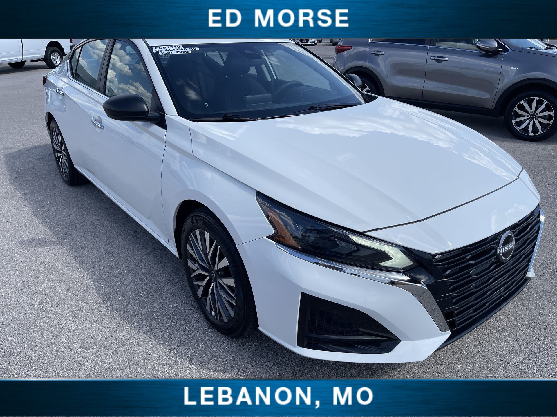 Used 2025 Nissan Altima 2.5 SV FWD image 2