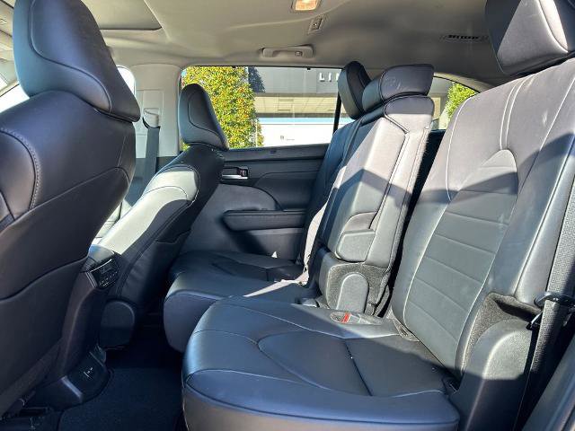 Used 2024 Toyota Highlander XLE image 29