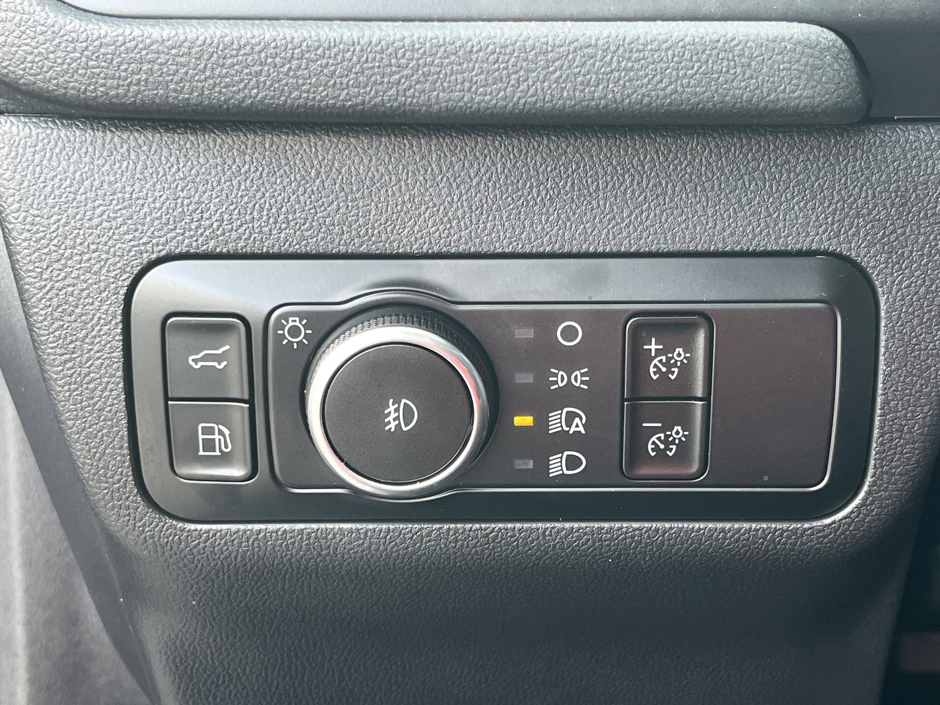 Certified 2025 Ford Escape ST-Line Elite w/ Premium Technology Package image 18