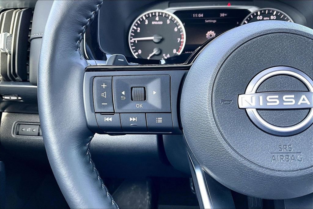 Used 2024 Nissan Pathfinder SL FWD image 18