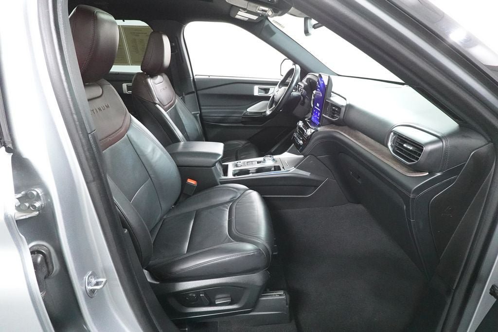 Certified 2023 Ford Explorer Platinum w/ Technology Package AWD/4WD image 35