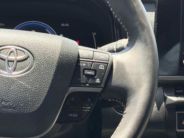 Used 2025 Toyota Camry SE w/ Convenience Package FWD image 13
