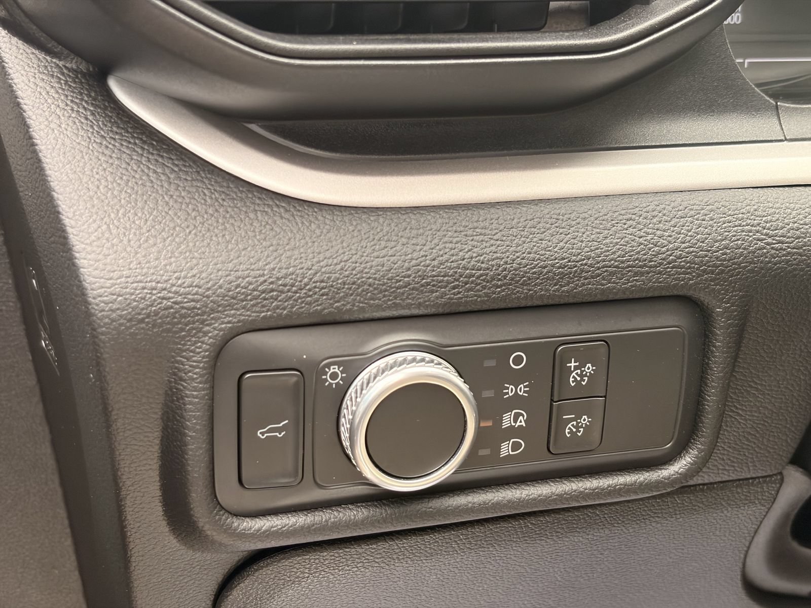 Certified 2021 Ford Explorer XLT RWD image 22