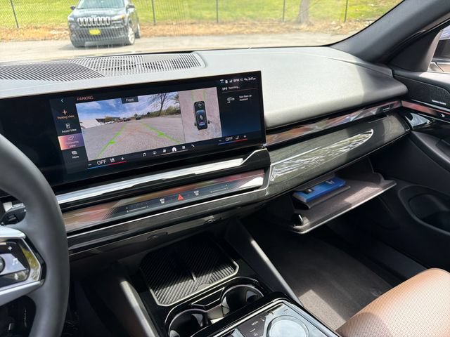 Used 2025 BMW i5 xDrive40 w/ Premium Package AWD/4WD image 45