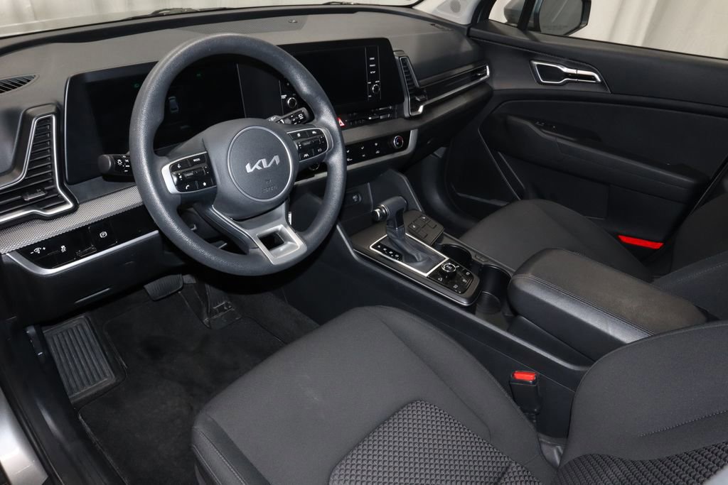 Used 2025 Kia Sportage LX AWD/4WD image 25