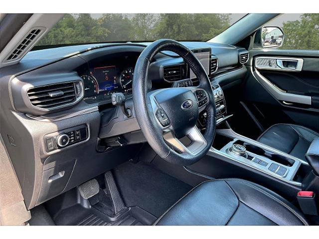 Certified 2024 Ford Explorer Limited RWD image 16