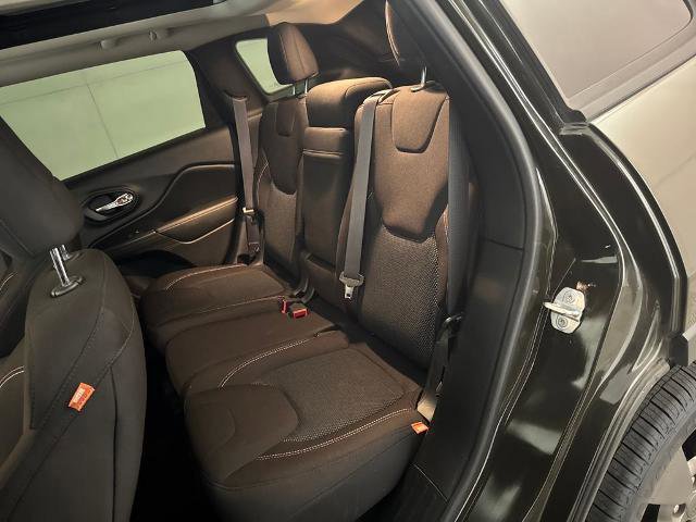 Used 2017 Jeep Cherokee Latitude image 31