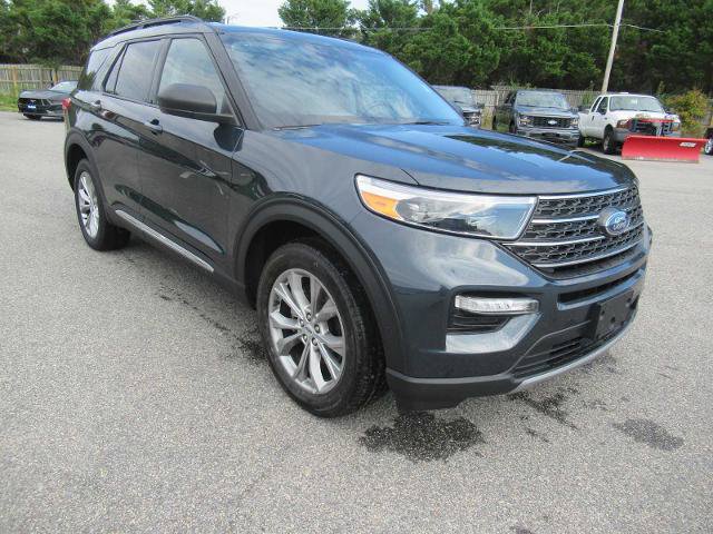 Certified 2023 Ford Explorer XLT w/ Equipment Group 202A AWD/4WD image 3