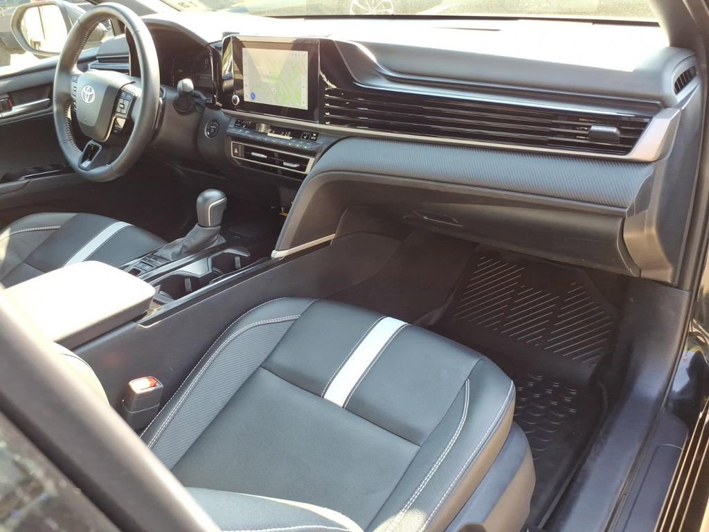 Used 2025 Toyota Camry SE w/ Convenience Package FWD image 8