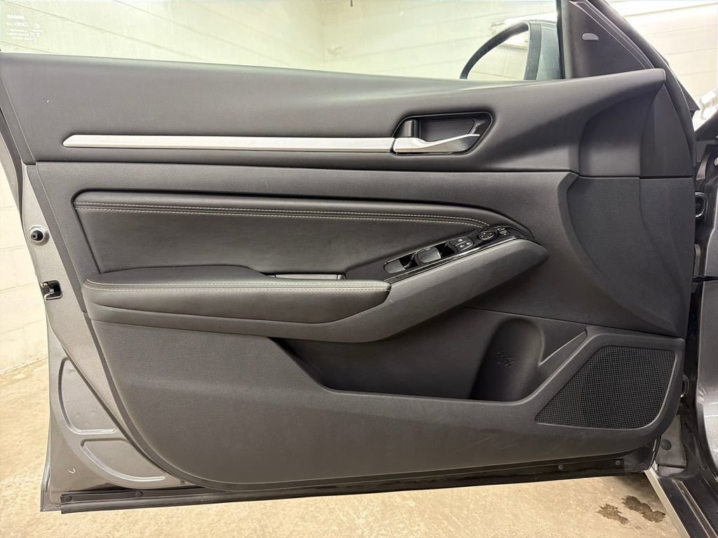 Used 2023 Nissan Altima 2.5 SL FWD image 17
